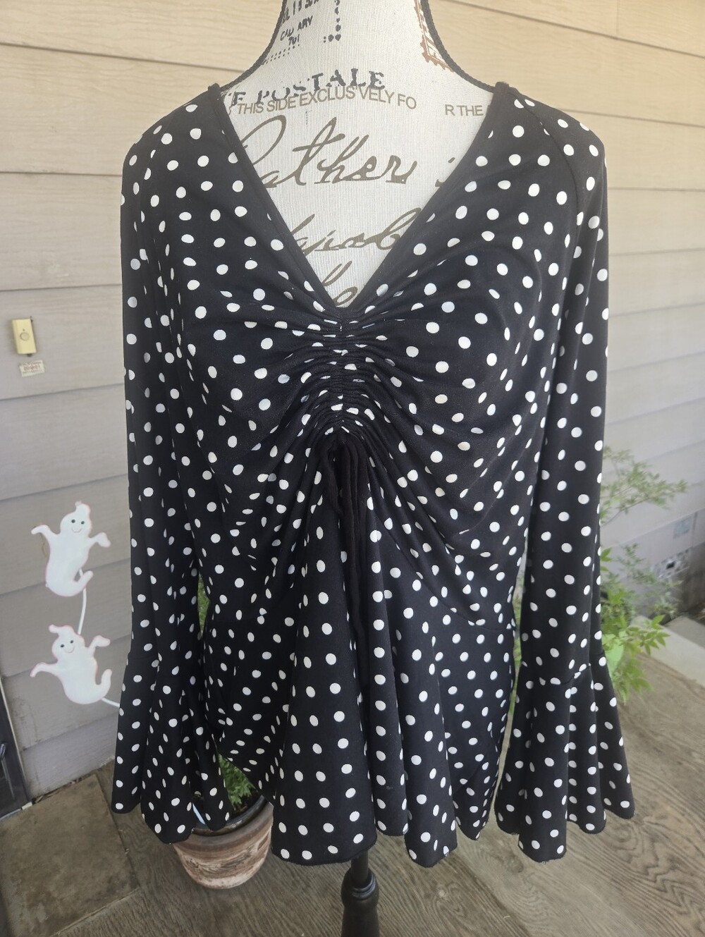 The Pyramid Collection Black & White Polka Dot V-Neck Ruched Peplum Top. Size1XL - Picture 2 of 9